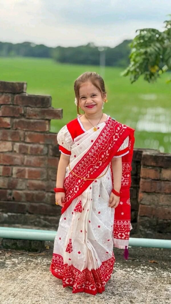 লাল সাদা বৈশাখী -traditional cotton jamdani kid saree